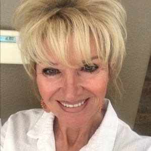 Meet your Posher, Julie